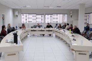 Comissão de Ensino Religioso do CEE/PR faz palestra com professor da UFPR e da Faculdade Vicentina 