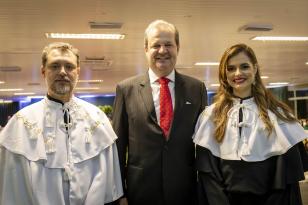 CEE/PR esteve presente na posse do Reitor e da Vice-reitora da UEM