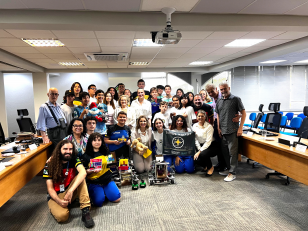 Colégio Estadual do Paraná apresenta projeto Clube das Ciências em sessão Plenária 