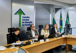 CEE/PR debate impactos do cigarro eletrônico entre adolescentes e reforça papel da escola na prevenção