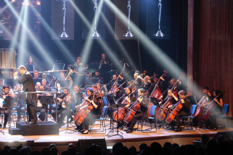 CEE/PR Prestigiou o Concerto da Orquestra Filarmônica da UniCesumar