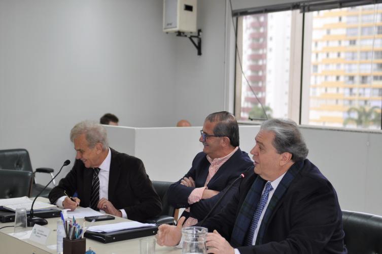 CEE/PR recebe visita do Chanceler da Uninter