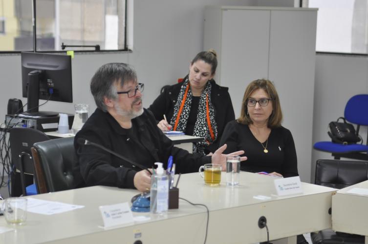 Comissão de Ensino Religioso do CEE/PR faz palestra com professor da UFPR e da Faculdade Vicentina