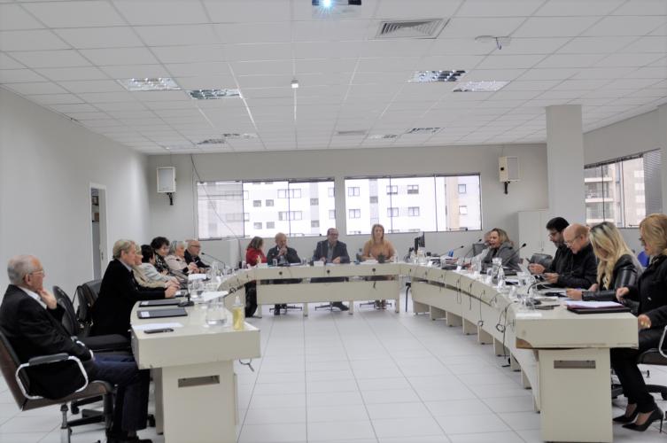 O CEE/PR recebe produtos produzidos pelos colégios agrícolas de Campo Mourão e Iretama