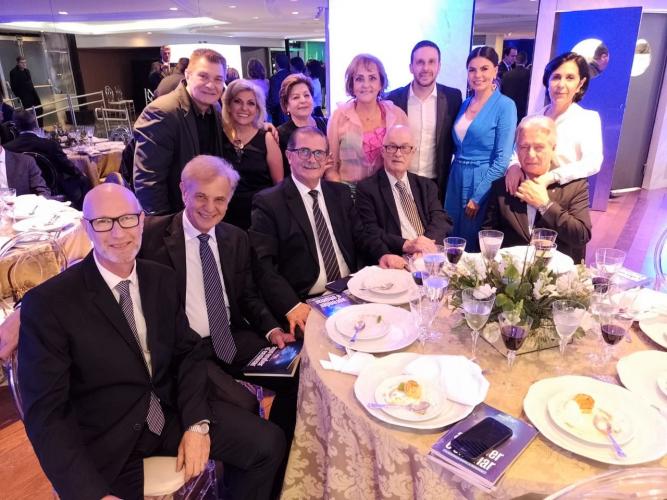 CEE/PR participa do Jantar de Posse do Conselho Diretor do Sinepe/PR