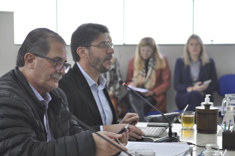 Conselheiro do CEE/PR faz Palestra sobre o Ensino Médio em Tempo Integral