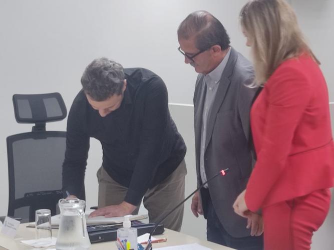 Aurélio Bona Junior toma posse como Conselheiro Titular no CEE/PR