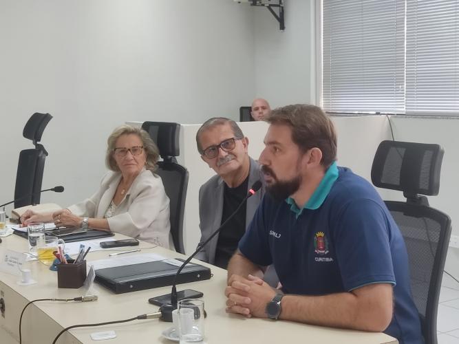 Secretário Municipal do Esporte, Lazer e Juventude de Curitiba faz palestra no CEE/PR