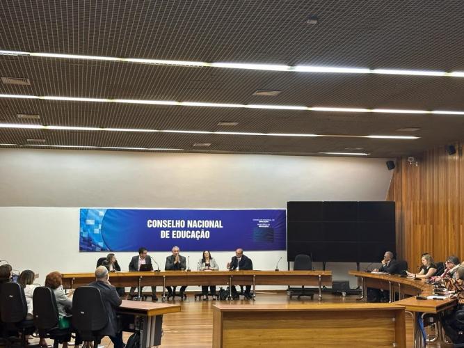 Presidente e Conselheiro do CEE/PR participam da Audiência Pública do Ensino Médio em Brasília