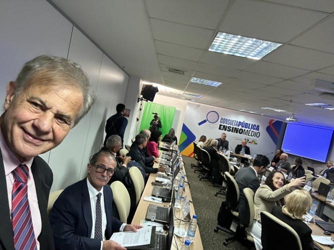 Presidente e Conselheiro do CEE/PR participam da Audiência Pública do Ensino Médio em Brasília