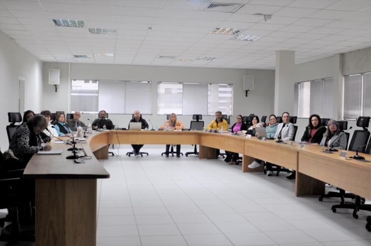 A Comissão Mista de Avaliação recebeu a visita de Professores da UNB e da Consultora do MEC