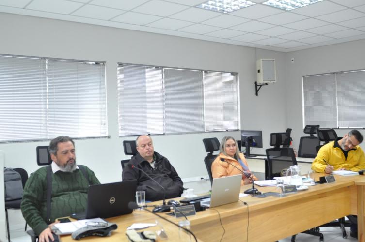 A Comissão Mista de Avaliação recebeu a visita de Professores da UNB e da Consultora do MEC