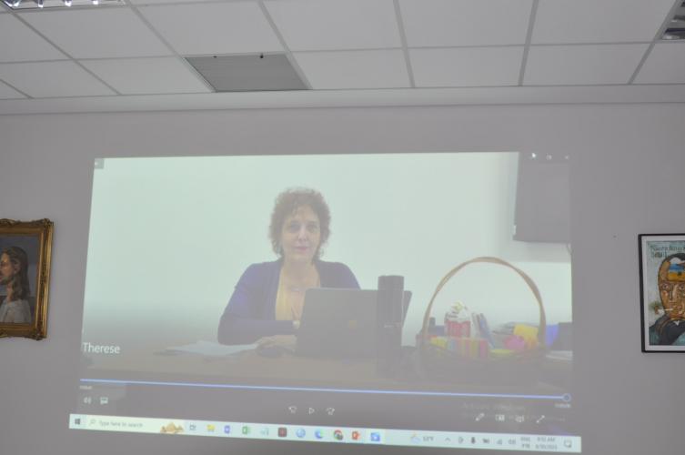 A Comissão Mista de Avaliação recebeu a visita de Professores da UNB e da Consultora do MEC