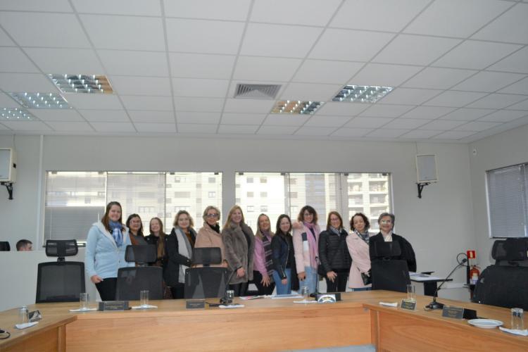 Estudantes da Universidade Estadual de Maringá visitam o CEE/PR