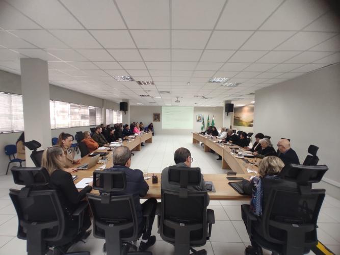 Secretário da SETI faz palestra na 6.ª Reunião Ordinária do CEE/PR