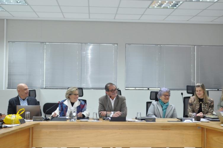 Ex-Conselheiro do CEE/PR faz palestra na 7.ª Reunião Plenária sobre a Sociedade do Conhecimento Amparada em Tecnologia e Inovação