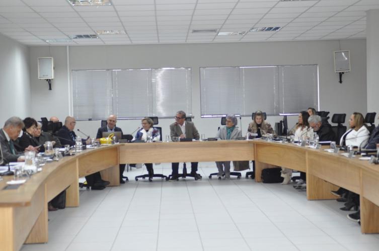 Ex-Conselheiro do CEE/PR faz palestra na 7.ª Reunião Plenária sobre a Sociedade do Conhecimento Amparada em Tecnologia e Inovação