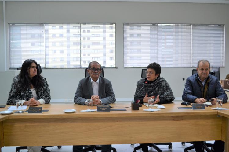 Reitor e Pró-reitores da UNESPAR visitam o CEE/PR