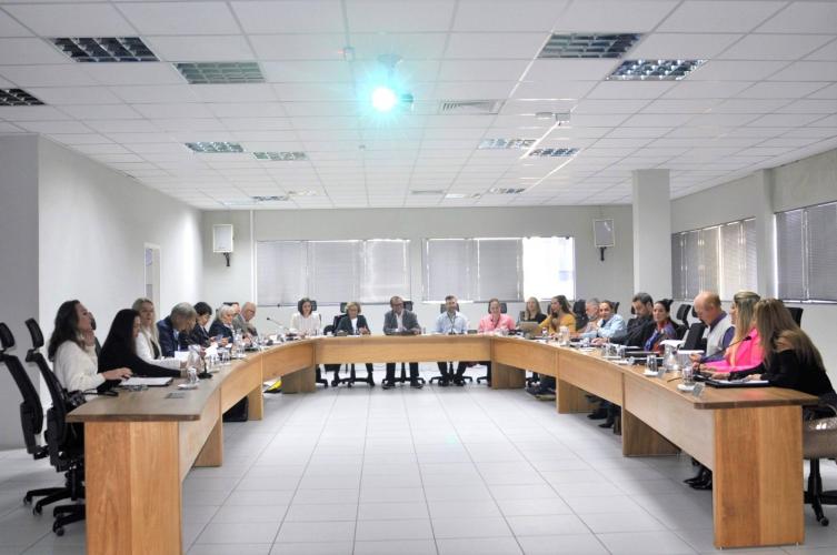 Representantes da SEED ministraram palestra sobre a implementação do Novo Ensino Médio no Paraná