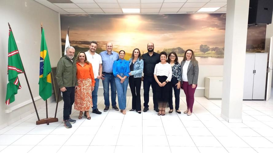 Câmara da Educação Superior do CEE/PR recebe a visita do Reitor da UNIUV