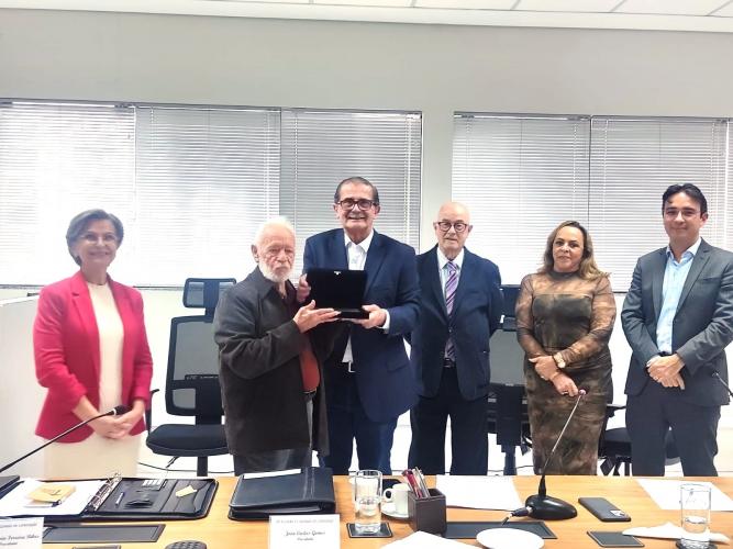 Diretor-Geral da SEED/PR faz palestra na 5.ª Reunião Ordinária do CEE/PR