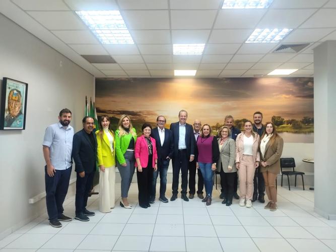 Secretário da SETI apresenta a plataforma Business Intelligence (BI) do Ensino Superior no CEE/PR