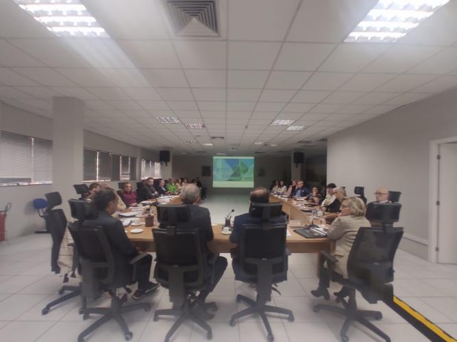 Secretário da SETI apresenta a plataforma Business Intelligence (BI) do Ensino Superior no CEE/PR