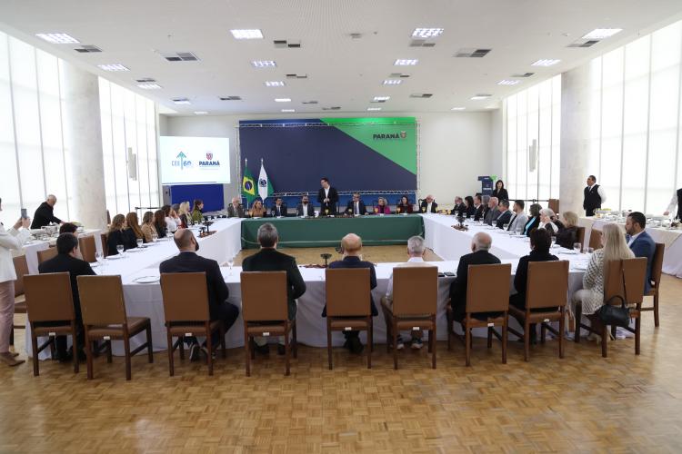 Representantes do Sistema Estadual de Educação são recebidos no Palácio Iguaçu pelo Governador Ratinho Junior