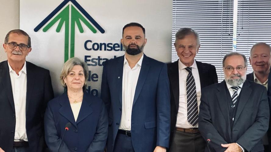 Conselheira Fátima Aparecida da Cruz Padoan assume a Vice-Presidência do CEE/PR