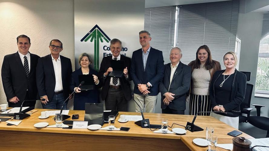 Conselheira Fátima Aparecida da Cruz Padoan assume a Vice-Presidência do CEE/PR