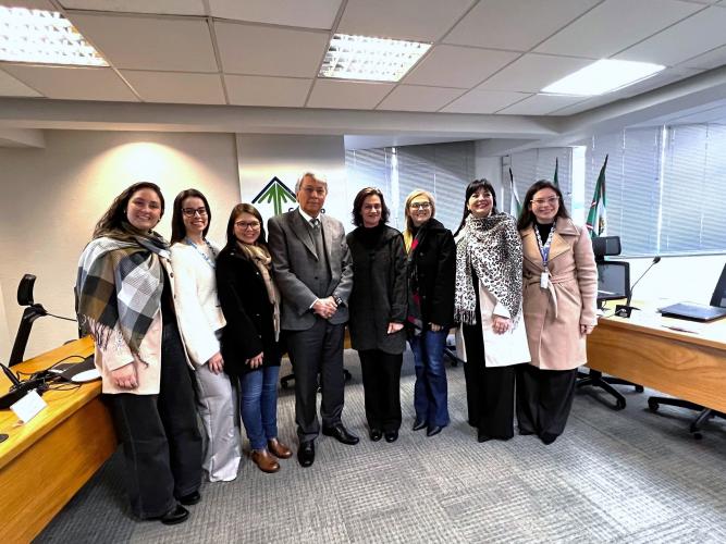 CEE/PR recebe chanceler da UniCesumar em encontro marcado por conquistas, ética e responsabilidade educacional