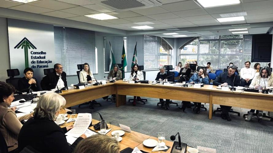 CEE/PR aprova Deliberação sobre implementação da Educação Digital e Computação na Educação Básica