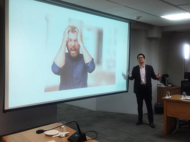 Dr. Glauber Higa Kaio faz palestra sobre saúde mental no CEE/PR