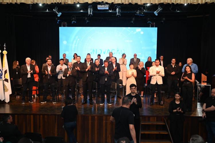 Conselheiro Aurélio Bona Júnior representa o CEE/PR no Paraná Faz Ciência 2025