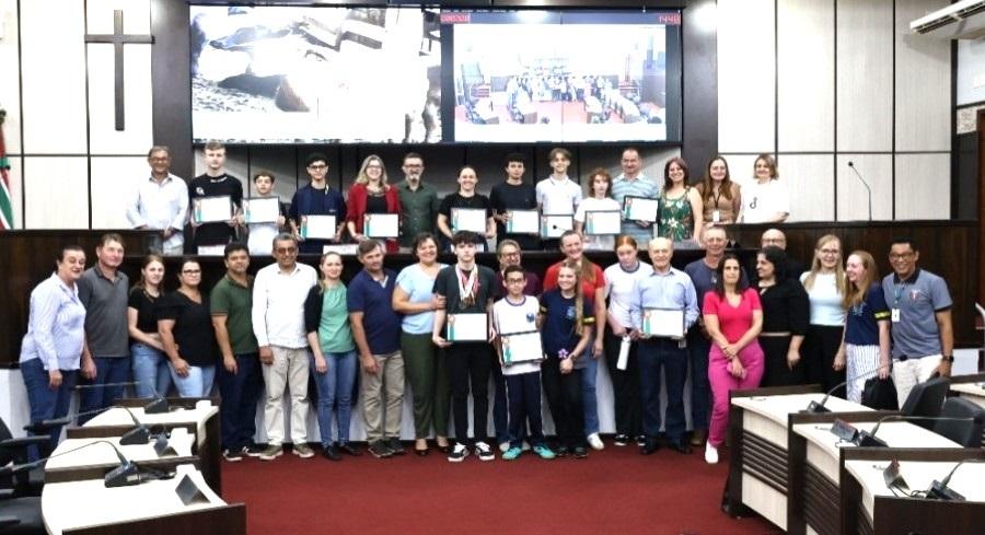 Conselheiro Flávio Vendelino Scherer recebe Moção de Aplausos da Câmara Municipal de Toledo