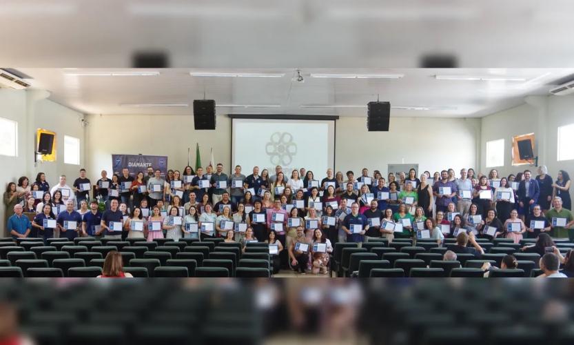 CEE/PR presente na Premiação “Professores Diamantes” da Rede Pública Estadual do PR