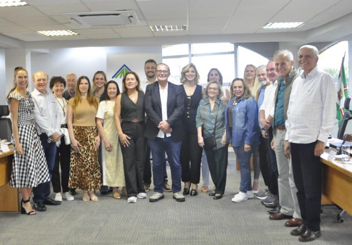 CEE/PR celebra 61 anos de história e contribuição à Educação Paranaense