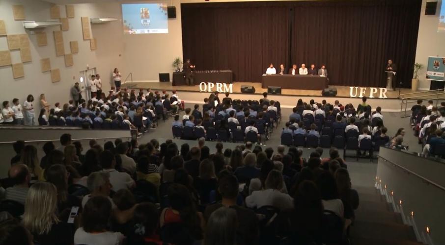 Conselheiro Jacir Venturi representa o CEE/PR na Olimpíada Paranaense de Matemática 2025