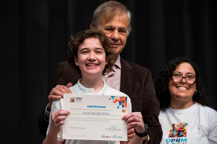 Conselheiro Jacir Venturi representa o CEE/PR na Olimpíada Paranaense de Matemática 2025