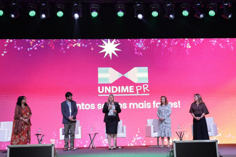 CEE/PR marca presença no I Seminário Undime-PR 2026 em Maringá