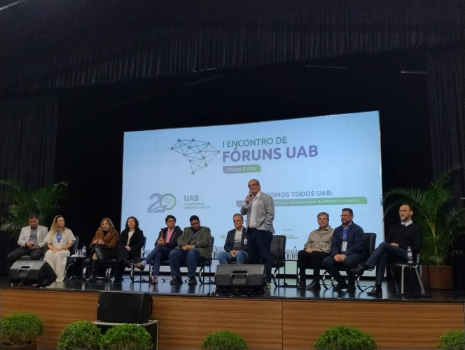 Presidente do CEE/PR participa de encontro que celebra 20 anos do Sistema Universidade Aberta do Brasil