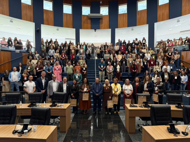 Presidente do CEE/PR participa da solenidade de abertura de Seminário da Uncme no Paraná