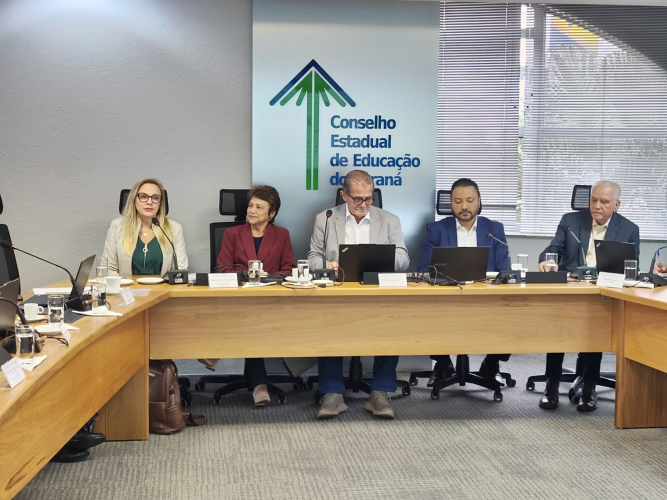 Conselheiros tomam posse durante a 7ª Reunião Ordinária do Conselho Pleno