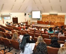 CONSELHEIROS DO CEE/PR PARTICIPAM DE AUDIENCIA PÚBLICA