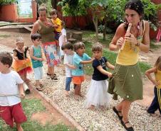 CONSELHO VISITA ESCOLA CONHECIDA PELA PEDAGOGIA WALDORF