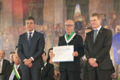 PRESIDENTE DO CEE/PR RECEBE COMENDA ORDEM DO PINHEIRO