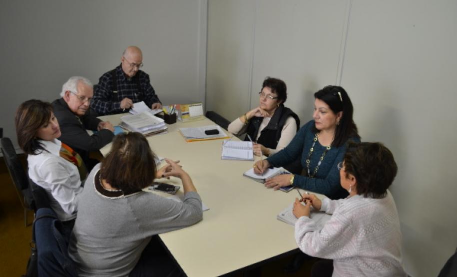 REVISÃO TÉCNICA DOS DOCUMENTOS DO CEE/PR Revisão documentos CEE/PR.