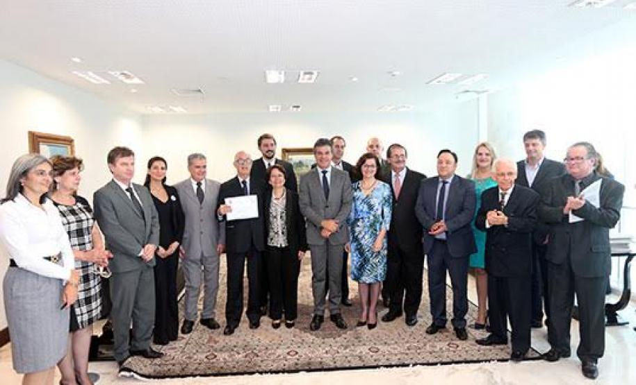 O CEE/PR EM SEMANA DE REUNIÃO ORDINÁRIA O CEE/PR EM SEMANA DE REUNIÃO ORDINÁRIA