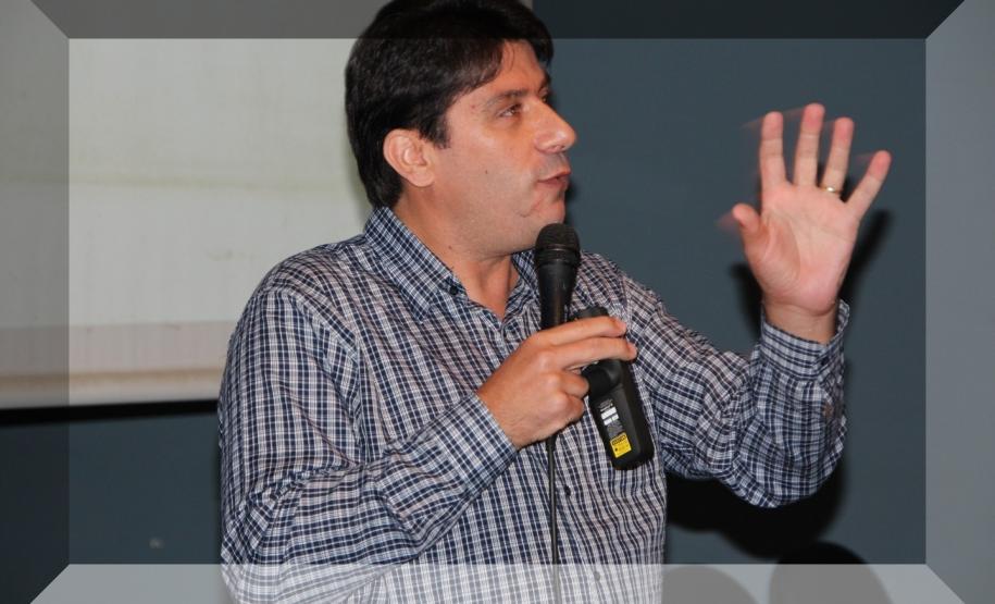 CEE/PR REPRESENTADO NO PRIMEIRO SEMINÁRIO INTERMUNICIPAL DE EDUCAÇÃO CEE/PR REPRESENTADO NO PRIMEIRO SEMINÁRIO INTERMUNICIPAL DE EDUCAÇÃO