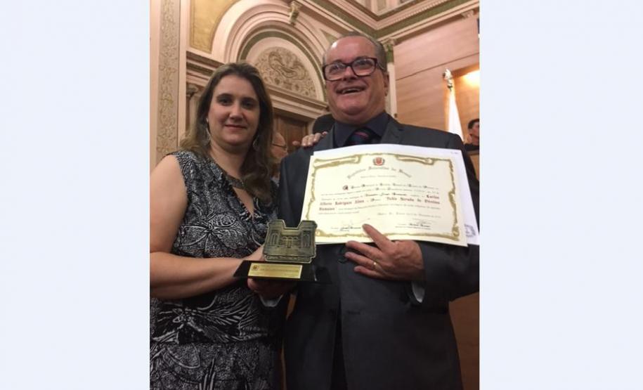 ASSESSOR DE COMUNICAÇÃO DO CEE-PR RECEBE PREMIO PABLO NERUDA ASSESSOR DE COMUNICAÇÃO DO CEE-PR RECEBE PREMIO PABLO NERUDA